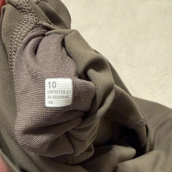 Lululemon align High-Rise Women's Bike Shorts - Picture 3 of 3